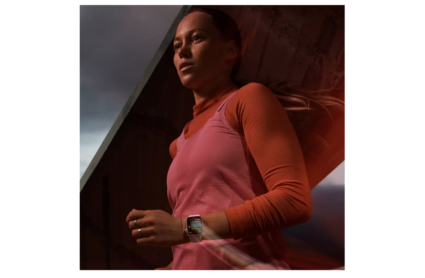 Apple Watch Series 9 (GPS) 41mm Starlight Aluminum Case with Starlight Sport Band - S/M - Starlight