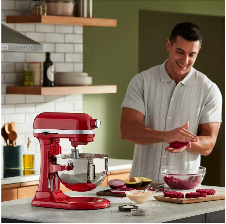 KitchenAid - 5.5 Quart Bowl-Lift Stand Mixer - Empire Red